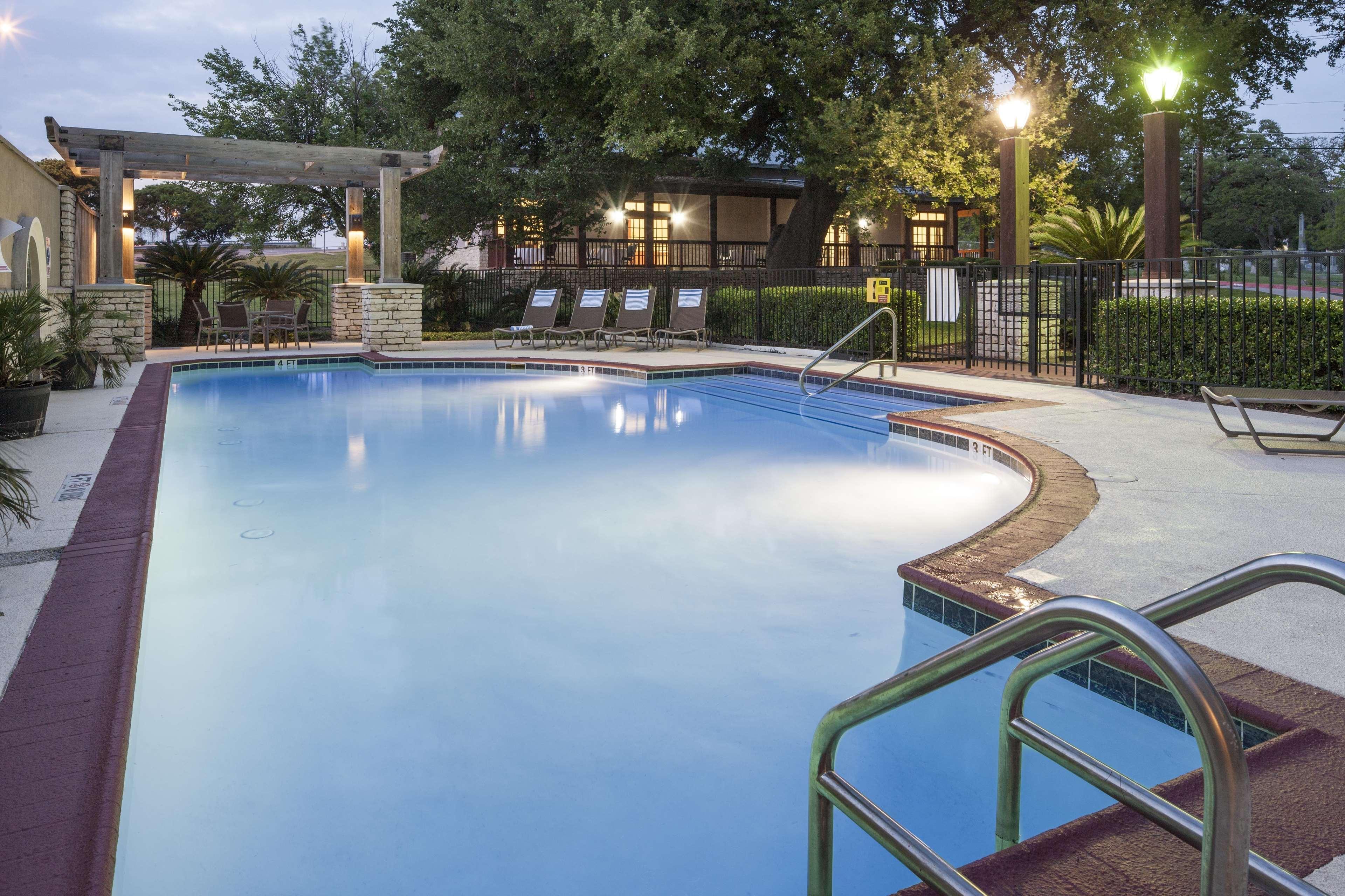 Doubletree By Hilton Austin-University Area Buitenkant foto