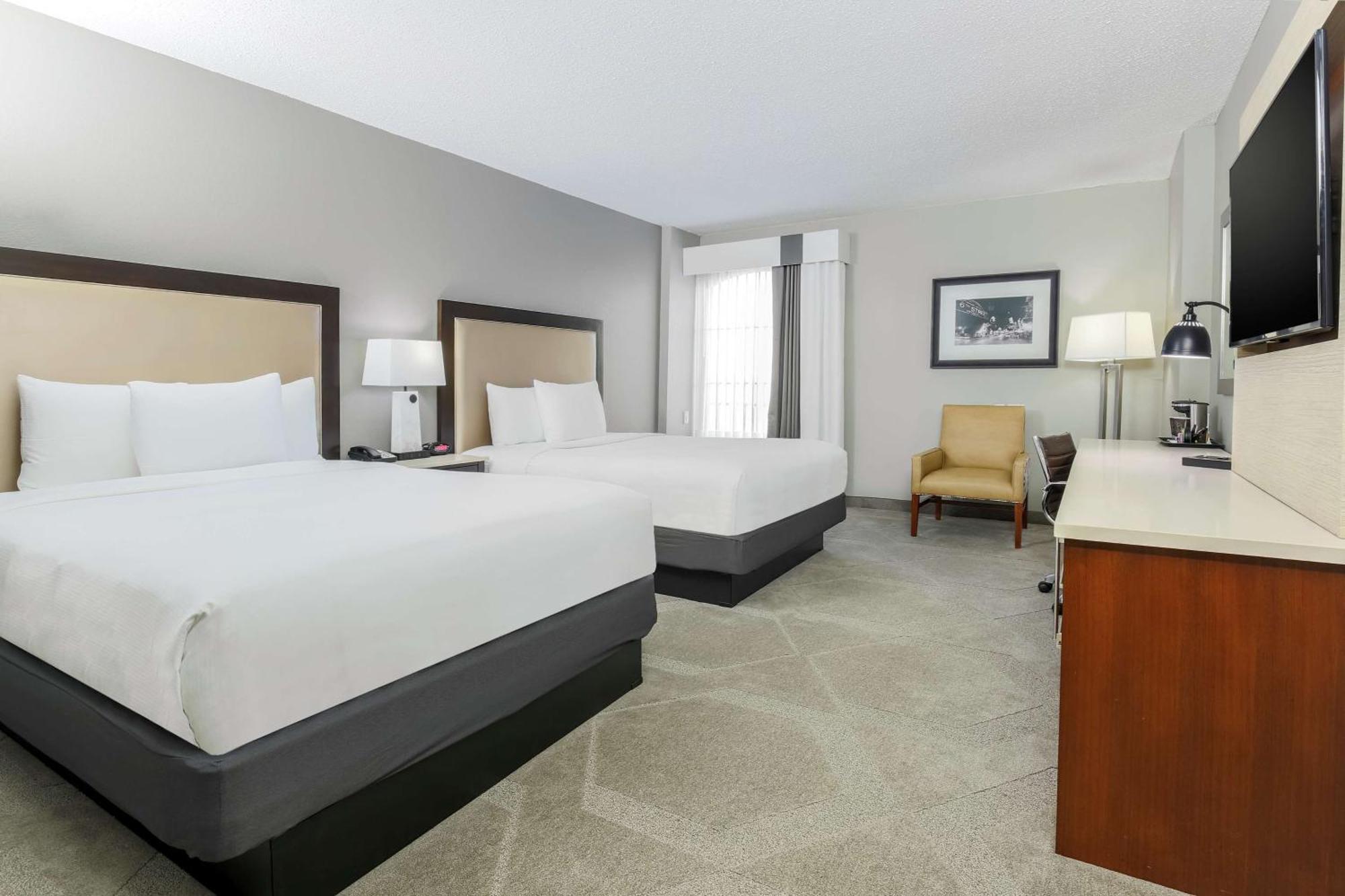 Doubletree By Hilton Austin-University Area Buitenkant foto