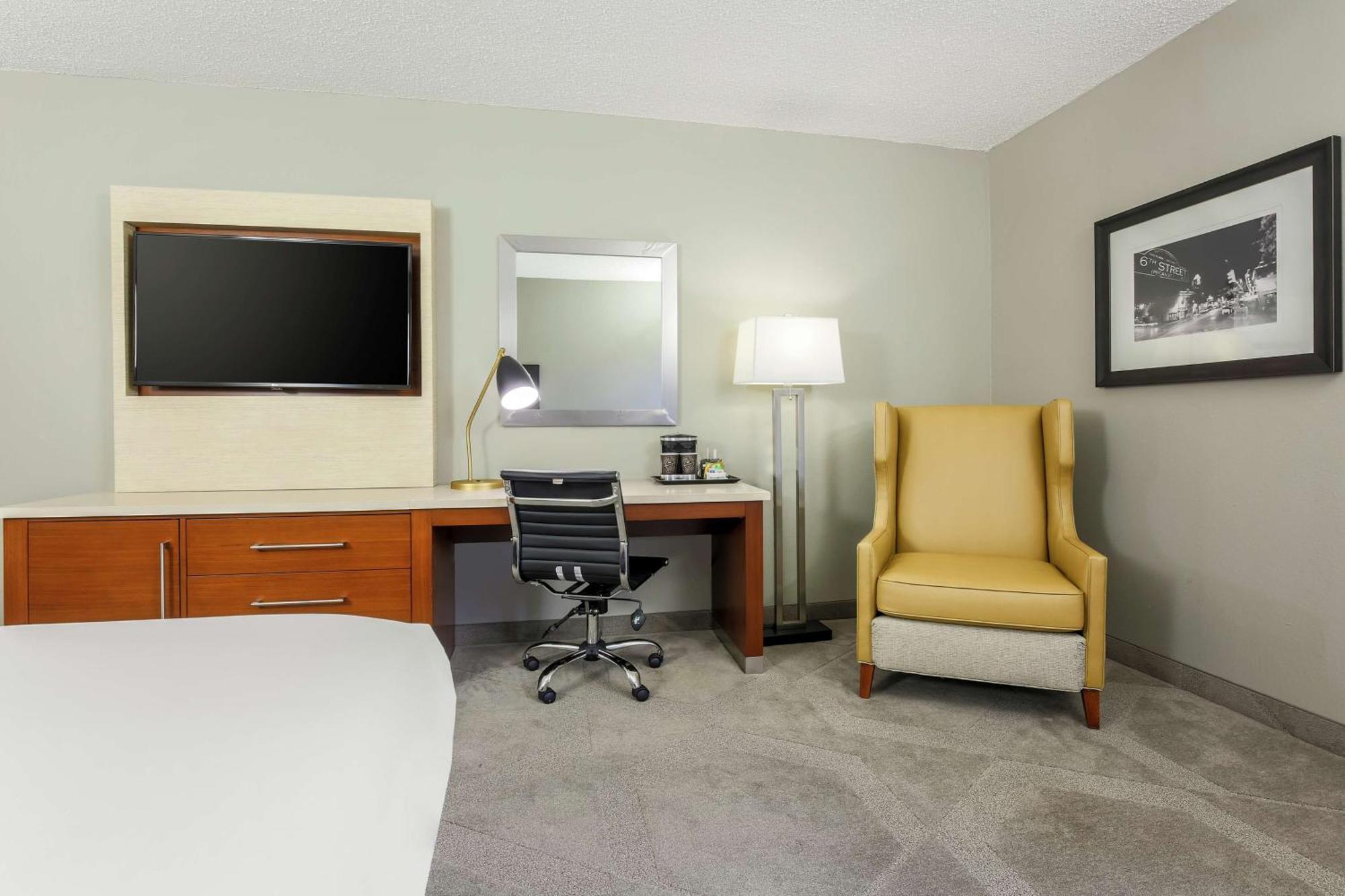 Doubletree By Hilton Austin-University Area Buitenkant foto