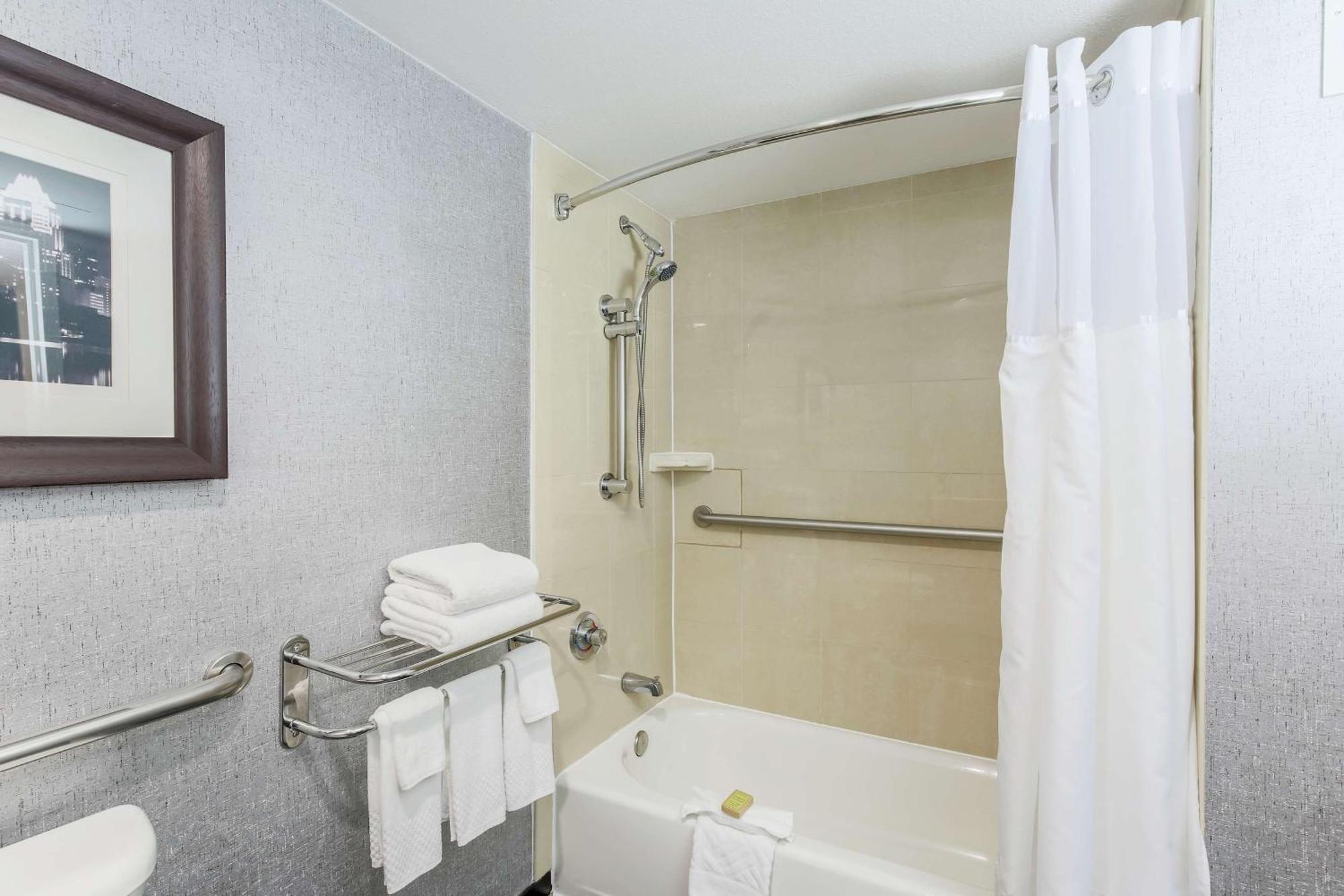 Doubletree By Hilton Austin-University Area Buitenkant foto