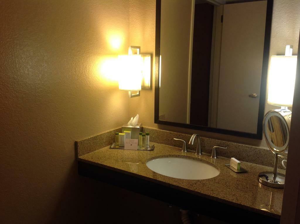 Doubletree By Hilton Austin-University Area Buitenkant foto